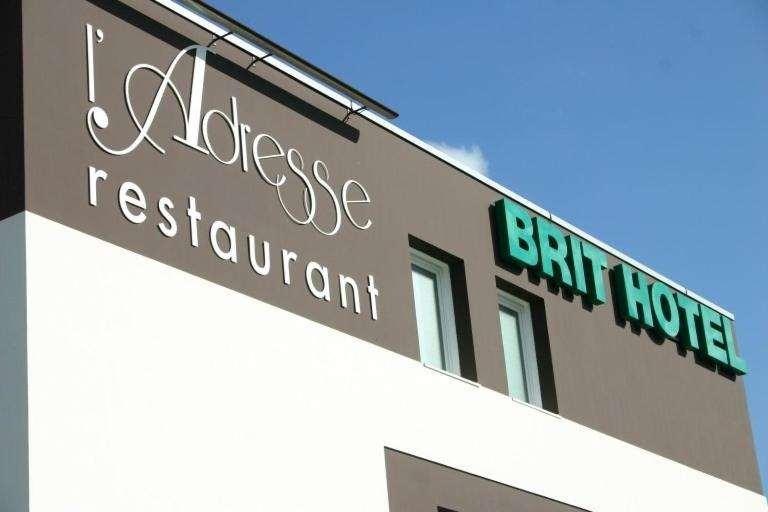 地址布里特酒店 圣欧内小教堂 外观 照片