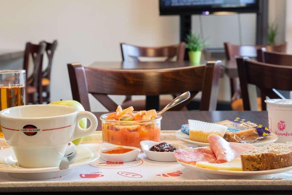地址布里特酒店 圣欧内小教堂 餐厅 照片